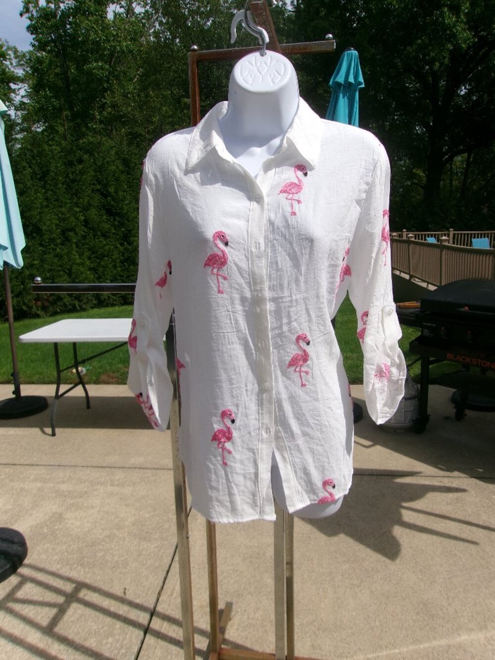 NWT NY COLLECTION WHITE&PINK FLAMINGO EMB BUTTON DOWN TOP M